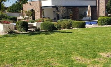 VENTA DE CASAS EN ZIBATA ESTILO MEXICANO MODERNO