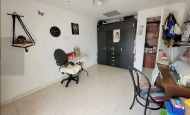 CASA EN VENTA EN AVENIDA 30 DE AGOSTO/PEREIRA