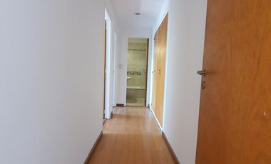 Departamento de 3 ambientes con cochera en plena lomitas