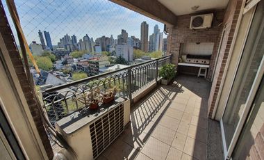Departamento de 3 ambientes con cochera en plena lomitas