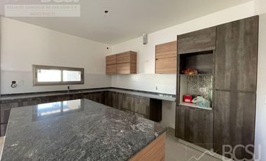 Casa en Barrio Privado Campo La Rosa