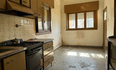 VENTA CASA EN DOLORES PRATS 1400  EL PALOMAR-MORON