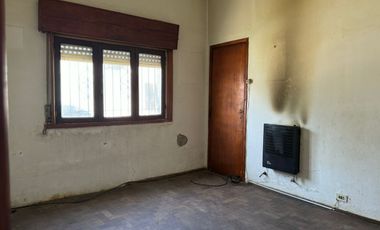VENTA CASA EN DOLORES PRATS 1400  EL PALOMAR-MORON