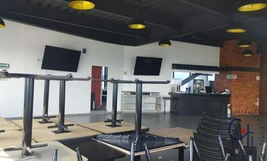 LOCAL EN RENTA PARA RESTAURANTE ZONA ESMERALDA EXCELENTE UBICACION