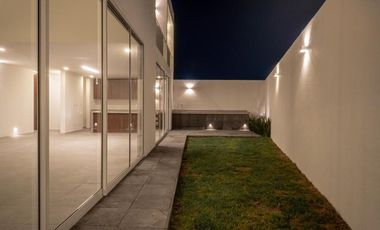 CASA EN VENTA EN JURIQUILLA QUERETARO