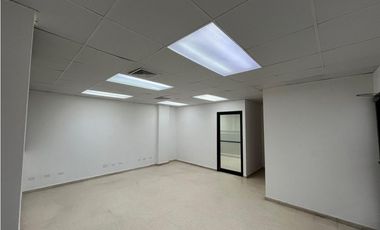 OFICINA / AVE BALBOA / GALERIAS BALBOA / 84M2 / VISTA CINTA COSTERA