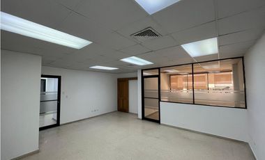 OFICINA / AVE BALBOA / GALERIAS BALBOA / 84M2 / VISTA CINTA COSTERA