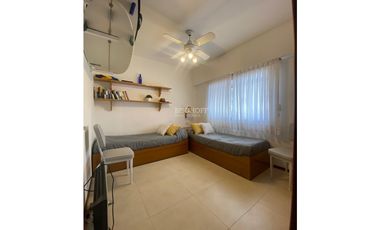 EXCELENTE DEPARTAMENTO DE 4 AMBIENTES FRENTE AL MAR CON COCHERA