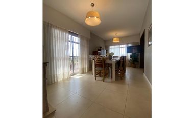 EXCELENTE DEPARTAMENTO DE 4 AMBIENTES FRENTE AL MAR CON COCHERA