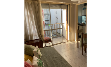 Ambiente externo con balcón