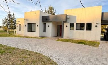 Casa en venta en Miralagos