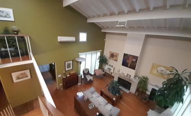 Venta-Excelente casa de 2 plantas  en Parque Chacabuco