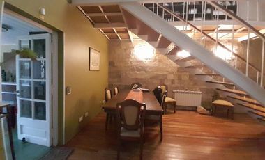 Venta-Excelente casa de 2 plantas  en Parque Chacabuco
