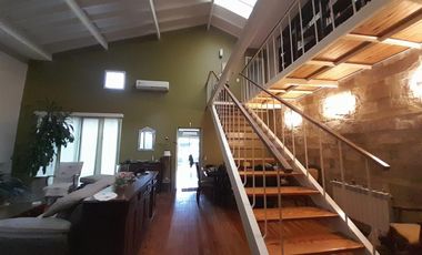 Venta-Excelente casa de 2 plantas  en Parque Chacabuco