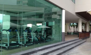 Top Floor condo with mountain view for sale