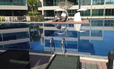 Top Floor condo with mountain view for sale