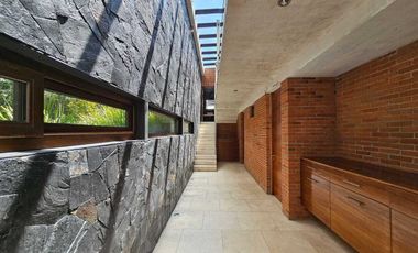 Casa Moderna con excelentes espacios