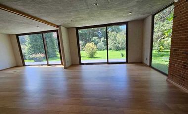 Casa Moderna con excelentes espacios