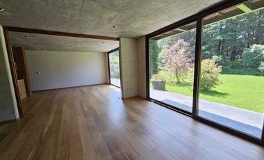Casa Moderna con excelentes espacios