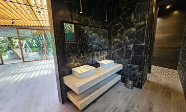 Casa Moderna con excelentes espacios