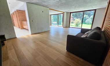 Casa Moderna con excelentes espacios