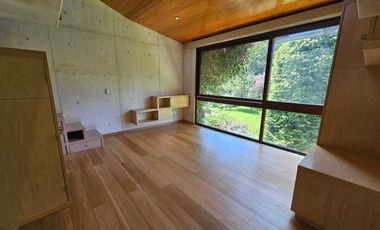 Casa Moderna con excelentes espacios