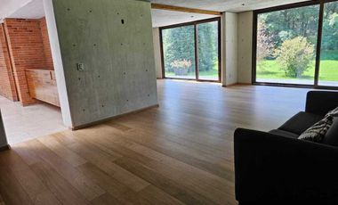Casa Moderna con excelentes espacios