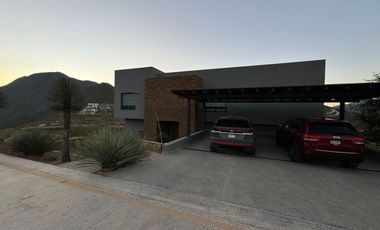 VENTA DE CASA EN TERRALTA RESIDENCIAL COUNTRY CLUB VALLE PONIENTE