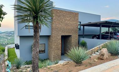 VENTA DE CASA EN TERRALTA RESIDENCIAL COUNTRY CLUB VALLE PONIENTE