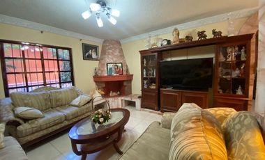 VENTA CASA CUAUTITLÁN CENTRO CON USO COMERCIAL.