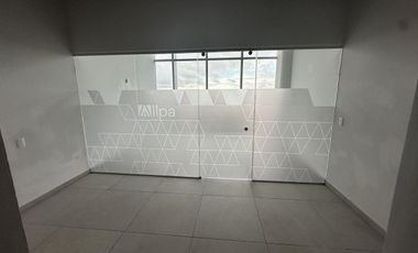 VENTA  OFICINA EQUIPADA 40m2 CON AMENIDADES PLAYA DEL CARMEN