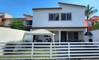 CASA EN CONDOMINIO EN LOMAS DE CORTES