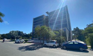 OFICINAS VENTA  FRENTE A PLAZA LAS AMERICAS PLAYA DEL CARMEN HUMANA WORKCENTER