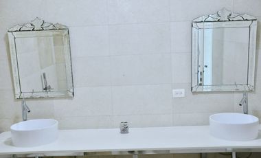 se alquila apto Avenida Balboa decorado, amoblado frente al mar