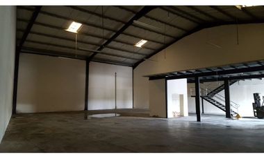 se Alquila Galera En Parque Industrial 730m2.$4,500.00