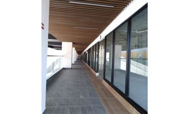 Se Alquila Local comercial en El Bosque Vía R. Alfaro $700.00