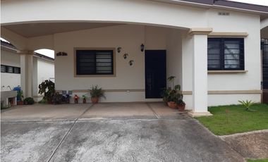 Se Vende Casa hermosa en Chorrera 125 Mts $130.000.00