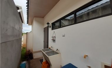 Se Vende Casa hermosa en Chorrera 125 Mts $130.000.00