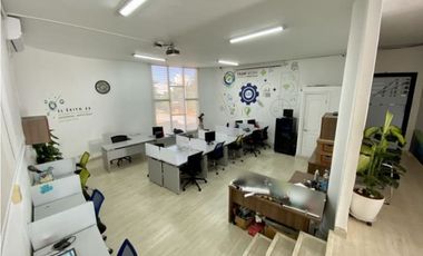 Se Alquila Oficina Amoblada Equipada 300 mts $2.000.oo