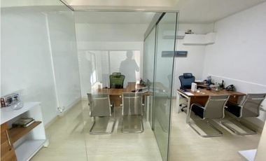Se Alquila Oficina Amoblada Equipada 300 mts $2.000.oo