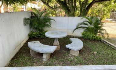 Se Alquila Oficina Amoblada Equipada 300 mts $2.000.oo