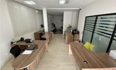 Se Alquila Oficina Amoblada Equipada 300 mts $2.000.oo