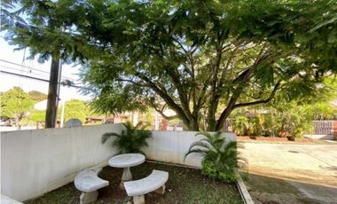 Se Alquila Oficina Amoblada Equipada 300 mts $2.000.oo