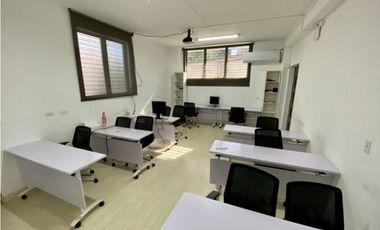 Se Alquila Oficina Amoblada Equipada 300 mts $2.000.oo
