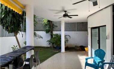 Se Alquila Oficina Amoblada Equipada 300 mts $2.000.oo