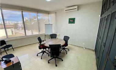 Se Alquila Oficina Amoblada Equipada 300 mts $2.000.oo