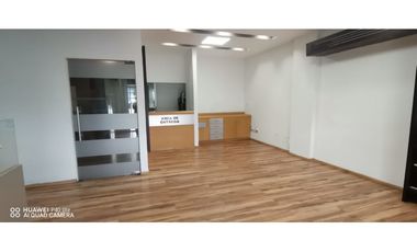 Se Vende Galera con Oficinas Parque Lefevre 800 Mts $1.300.000.00