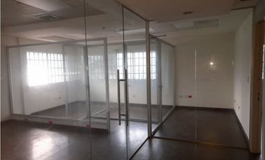 Se Vende Galera con Oficinas Parque Lefevre 800 Mts $1.300.000.00
