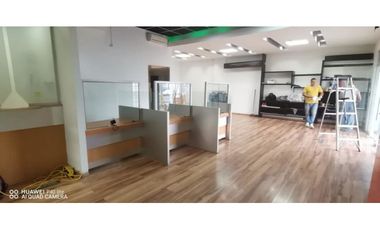 Se Vende Galera con Oficinas Parque Lefevre 800 Mts $1.300.000.00
