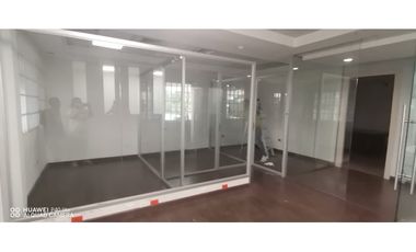 Se Vende Galera con Oficinas Parque Lefevre 800 Mts $1.300.000.00